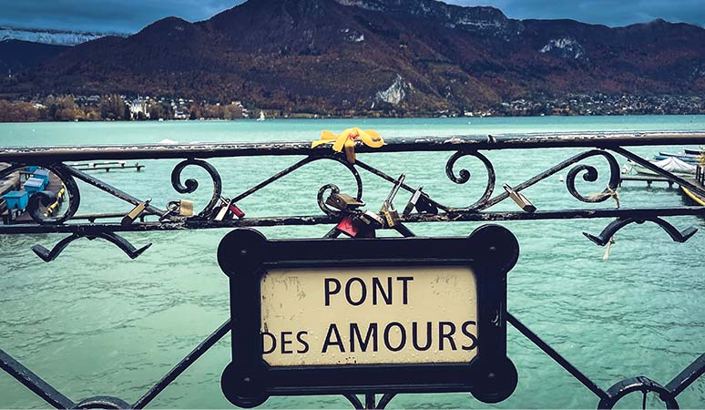 Le pont des amours à Annecy, idée voyage pour la saint valentin